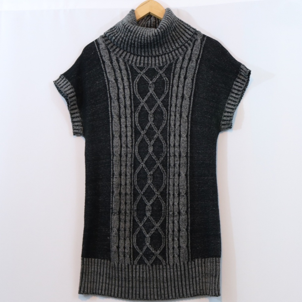 Jennifer Lauren Cable Knit Ribbed Sweater